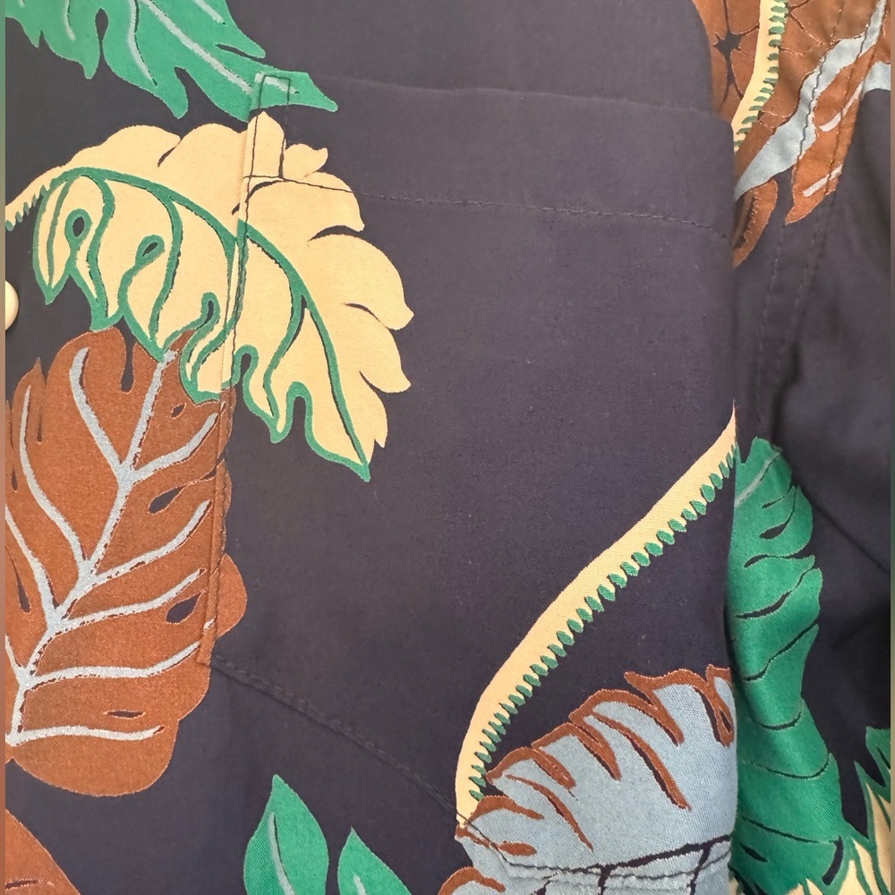 Kona Bay Hawaii Edifice Navy Hawaiian Button Down Shirt - Picture 6 of 11